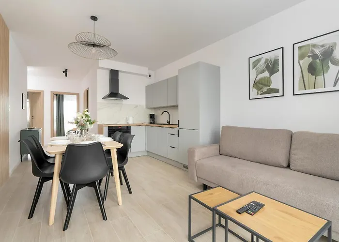 Tasteful Beige With Parking By Renters *