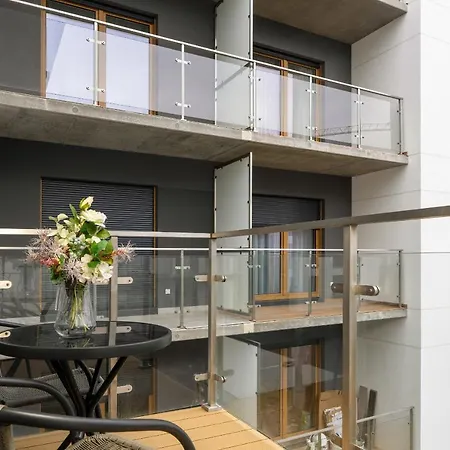Tasteful Beige With Parking By Renters *