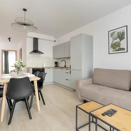 Tasteful Beige With Parking By Renters *