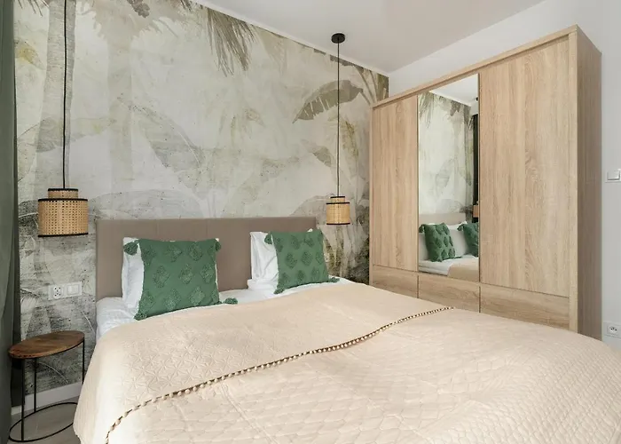 Tasteful Beige With Parking By Renters