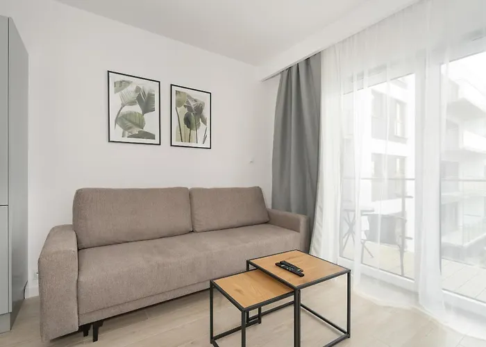 Tasteful Beige With Parking By Renters 아파트