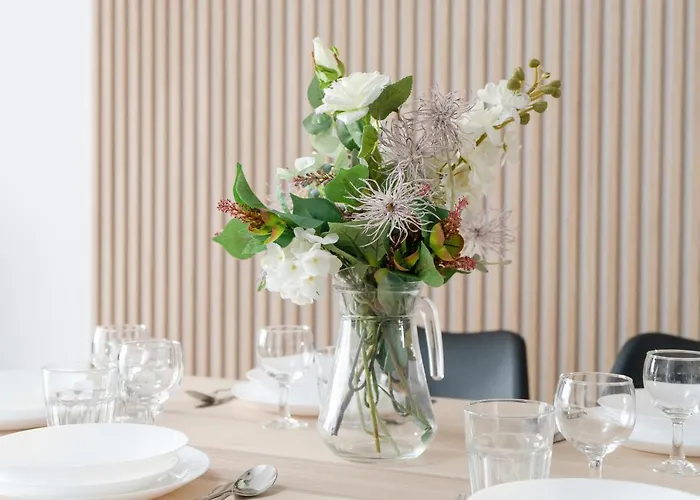 Apartamento Tasteful Beige With Parking By Renters