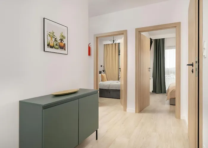 Tasteful Beige With Parking By Renters 아파트 *